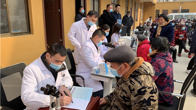 為民服務(wù)暖人心，送醫(yī)下鄉(xiāng)助健康